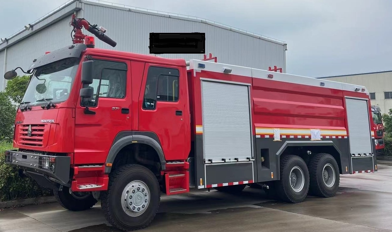 Sinotruk 6x6 1